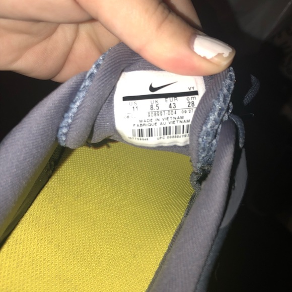 Nike Tennis Shoes - Picture 5 of 5